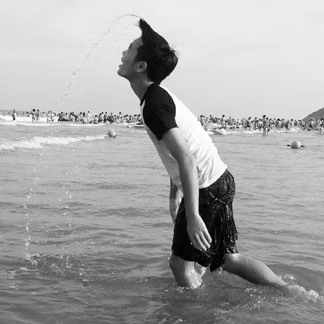 Không chỉ chụp lại những khoảnh khắc trong thi đấu, Xuân Trường còn đăng tải những bức ảnh khá đời thường với góc chụp chẳng kém cạnh các nhiếp ảnh gia trên trang cá nhân Instagram của mình.