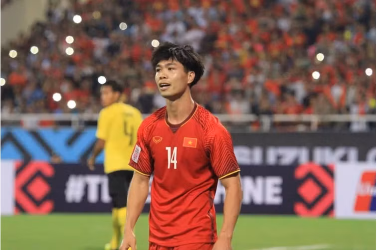 Công Phượng là một trong những điểm sáng trong đội hình ĐT Việt Nam, anh đã ghi bàn thắng đầu tiên ở trận ra quân gặp Lào và tiếp tục nổ súng trước Malaysia dù đội nhà chỉ có 31% quyền sở hữu bóng.