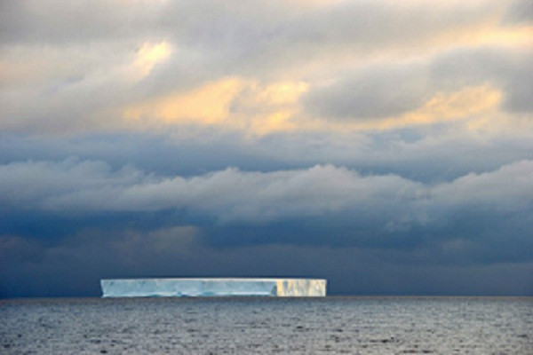 Nhóm nghiên cứu JOIDES chụp hình ảnh này trên đường băng qua gần Nam Cực. Ảnh: Theo JOIDES