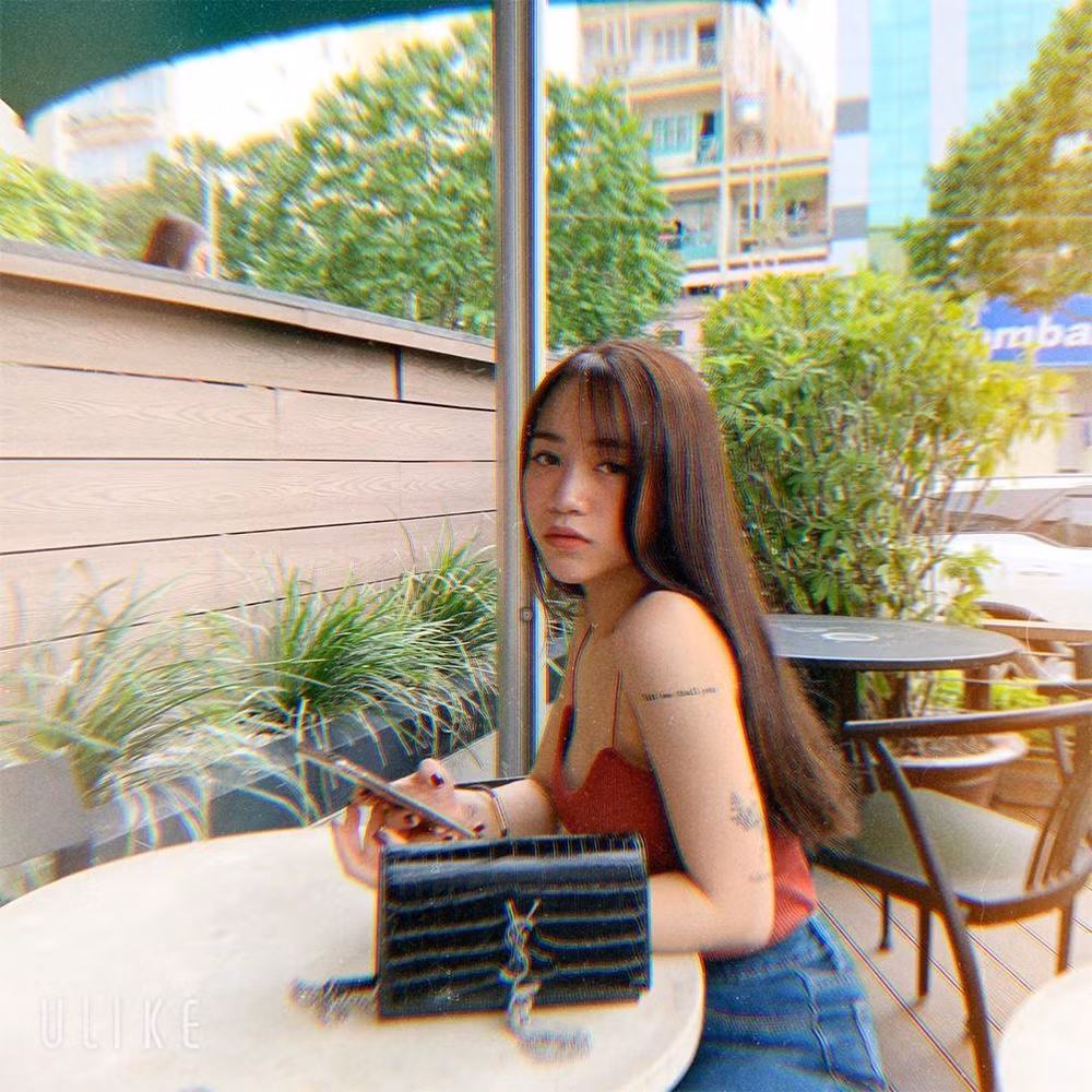  Ái nữ nhà Minh Nhựa - Joyce Phạm thời gian cực nổi trên MXH không chỉ bởi xuất thân mà còn từ cách thể hiện độ sang chảnh trong cách ăn mặc của mình.