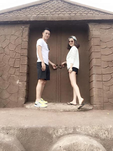 Ban đầu, khi mới yêu, Thùy Dương không tránh khỏi chút tủi thân hay ấm ức. Tuy nhiên, sự xa cách với cô nàng xinh đẹp này dần dần cũng là một niềm hạnh phúc: "Xa nhiều thì nhớ, nhớ nhiều thì khi được gặp, lại càng thương yêu và trân trọng".