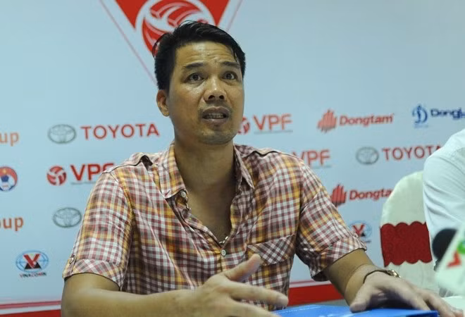 HAGL, Ha Noi T&T, Than Quang Ninh nhan an phat nang tu VFF-Hinh-2