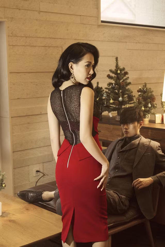 Joxy Thùy Linh sinh năm 1990 và tên thật của cô gái này là Vũ Nguyễn Thùy Linh. Hiện cô hot girl này đang sinh sống và làm việc tại Sài thành. Ảnh: Hoàng Phúc.