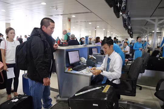 Mang thuc pham cam khi xuat ngoai, bi phat the nao?