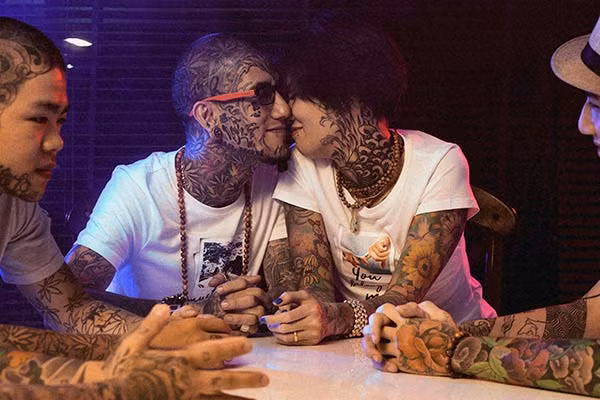 Hiện tại, xã hội đã ưu ái hơn cho môn nghệ thuật xăm hình khi có những lễ hội dành riêng cho những người yêu thích, đam mê xăm hình, xỏ khuyên.