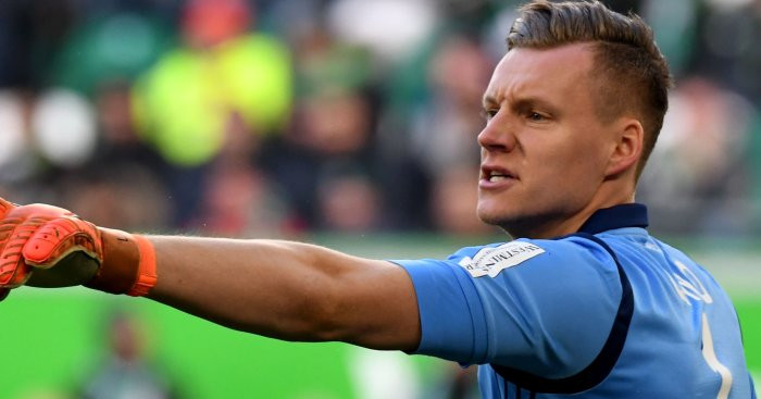 Phong độ nghèo nàn dạo gần đây của Petr Cech khiến BLĐ Arsenal quyết định bạo chi trong mùa Hè tới và cái tên được chọn đó là Bernd Leno. Ảnh: Goal