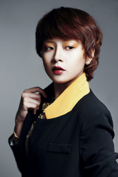 Hotgirl Chi Pu cực cá tính với tóc tomboy.