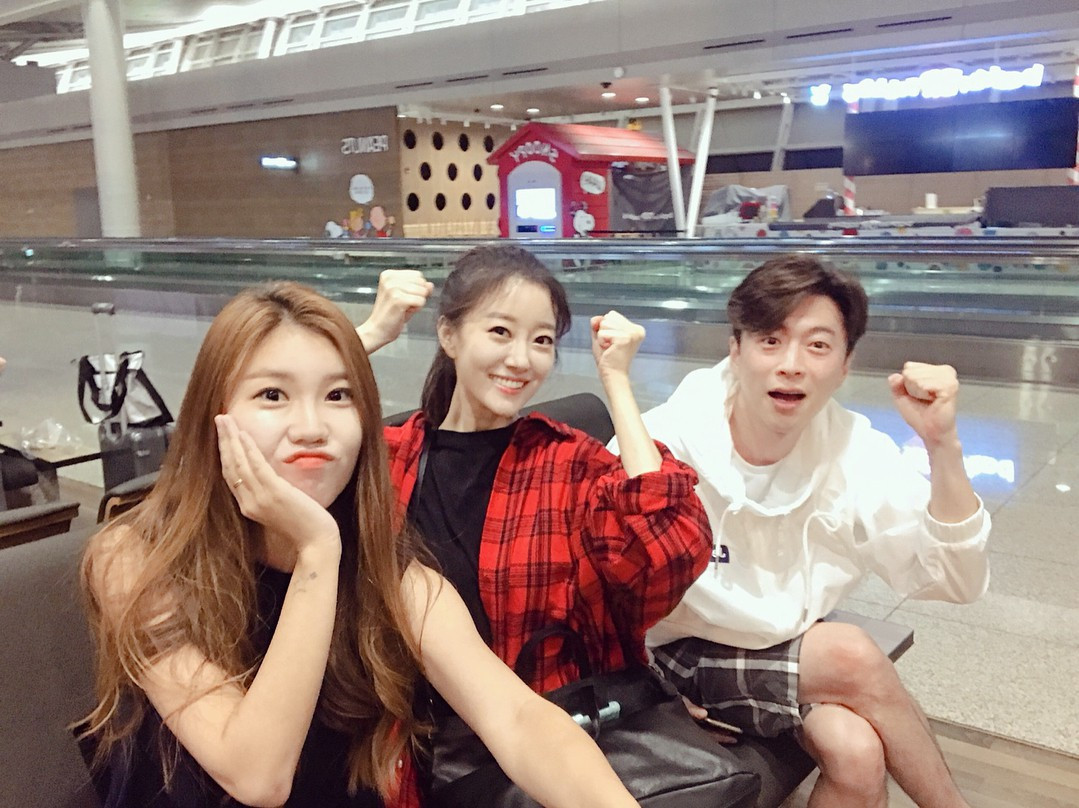 Ngoài ra, cô gái xinh đẹp này còn là MC của cuộc thi Hoa hậu các trường Đại học Hàn Quốc, một cuộc thi sắc đẹp nổi tiếng dành cho giới sinh viên xứ Kim Chi.