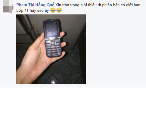 Dù điện thoại thời xưa không đa dụng như điện thoại smartphone ngày nay, hình thức cũng chẳng được "nuột nà" nhưng ai cũng hào hứng khoe món đồ từng "đi vào lịch sử".