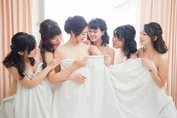 Số khác thì cho rằng, rất có thể do gu thời trang có phần độc - lạ của cô nàng nên mới dẫn đến kết cục "dở khóc dở cười".