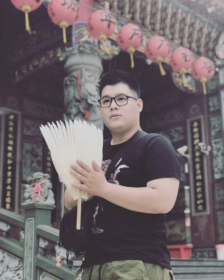 Việc động chạm đúng đến điều mà nhiều người đã nhìn ra nhưng chưa dám nói đã tạo nên thành công lớn cho clip của Duy Long. Anh bạn này nhẹ nhàng đặt vấn đề và thu hút người xem cách "chửi" rất có vần, có điệu.