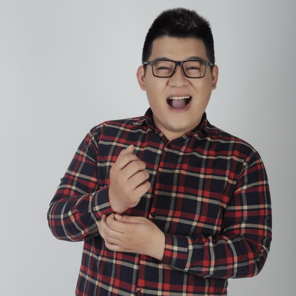 Đặc biệt, việc "hoạt ngôn" của Duy Long có được khi cậu bạn này có 4 năm học tại Đại học Sân Khấu Điện Ảnh TP HCM. Đây cũng là một điểm nhấn thú vị của diễn viên 9X này.