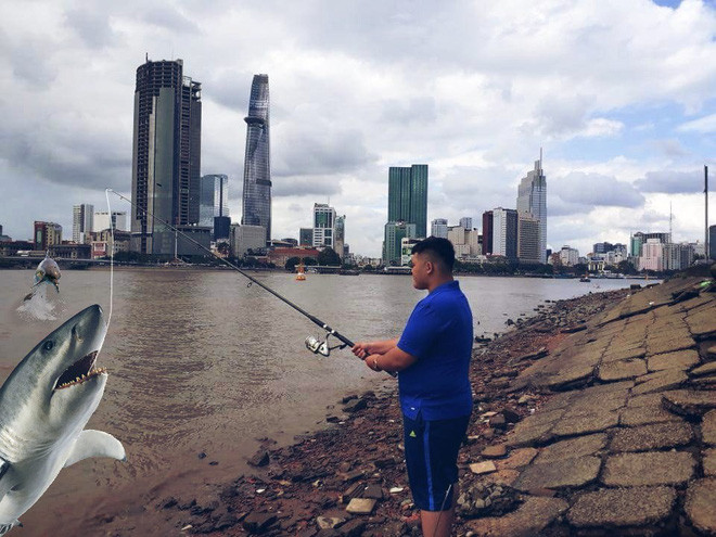 Theo nhận định của nhiều người, do ngồi lâu quá mà không câu được cá, chàng thanh niên này đã chụp hình rồi đăng lên mạng nhờ dân mạng ghép ảnh và bức ảnh câu được "Hoa hậu Đại dương" trở thành tâm điểm của sự chú ý và nhận được rất nhiều bình luận hài hước phía dưới.