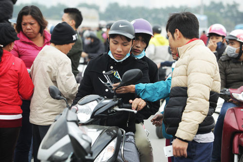 Co ve tran ban ket AFF Cup Viet Nam-Indonesina thoi gia tang chong mat-Hinh-2