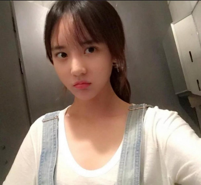 Dường như sự chỉ trích của dân mạng Việt không khiến Han Seo Hee xem xét lại mình. Trước khi ra về, nữ thực tập sinh của T.O.P còn để lại dòng trạng thái trên trang cá nhân: "Việt Nam về Hàn Quốc, một chuyến đi thú vị. Cảm ơn Việt Nam".