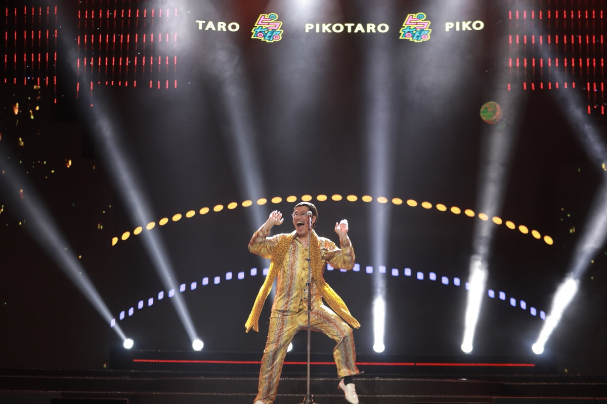 Về phía Việt Nam những tên tuổi showbiz lớn như Mỹ Linh, Đông Nhi, Trọng Hiếu, Yanbi, Dương Trần Nghĩa, Rapper Weeza, CLB Ngôi Sao Nhỏ, Young Hit Young Beat, nhóm The Wings, dàn nhạc Maius Philharmonic và vũ đoàn Sine cũng tham gia sự kiện và gửi đến công chúng nhiều bài hát cực hay.