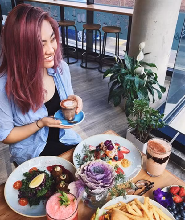 Ghé thăm trang cá nhân của Yan Dong bất cứ ai cũng sẽ ngạc nhiên và thích thú bởi những bức hình mà cô bạn 9X người Úc này đăng tải những món ăn được chụp lại rất được đầu tư về màu sắc, bố cục, khiến người xem cảm thấy rất "ngon mắt".