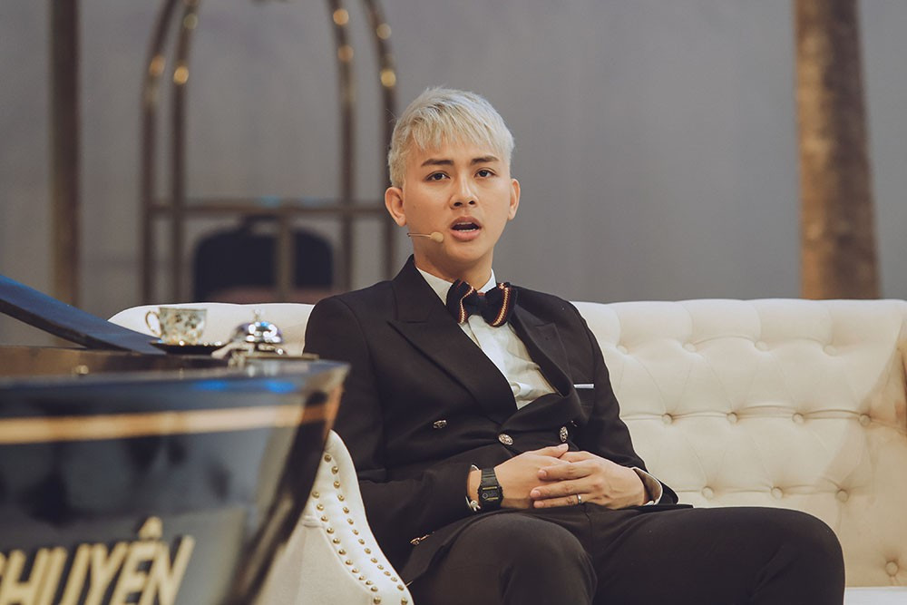 Để xoa dịu dư luận, mới đây quản lý của Hoài Lâm cũng phủ nhận tin đồn Hoài Lâm sử dụng chất gây nghiện dẫn tới sức khỏe bị sa sút, anh khẳng định giọng ca Như những phút ban đầu là người hiền lành không chơi bời nên đây chỉ là thông tin thất thiệt.