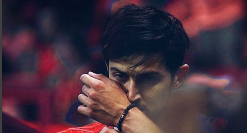 Trước World Cup 2018, Sardar Azmoun được tạp chí World Soccer ca ngợi là "tiền đạo xuất sắc nhất châu Á vào thời điểm hiện tại.