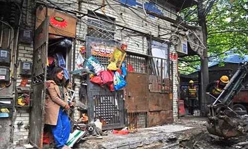 Cô Ngũ và ngôi nhà chứa 1,5 tấn rác.