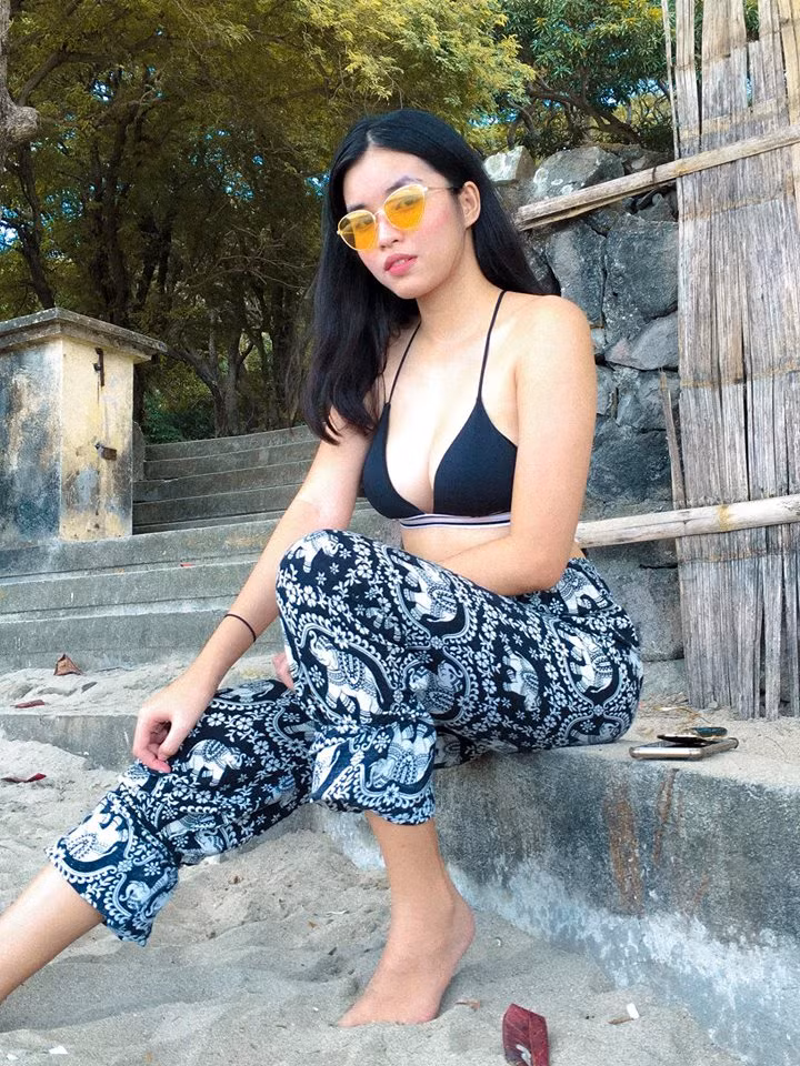 Những bức ảnh trên trang cá nhân của Aleksis nhận được rất nhiều sự quan tâm từ dân mạng, họ còn khẳng định chắc nịch rằng, cô nàng 19 tuổi này là một trong những hot girl thành công nhất quốc gia Đông Nam Á.