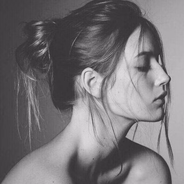 Không phụ sự tin tưởng của thầy cô cũng như gia đình, Emma Lê giành rất nhiều giải cá nhân, tổng số huy chương mà cô bạn đạt được trong 2 năm là 7 vàng, 2 bạc, 1 đồng, cùng với đó là một vài giải khuyến khích.