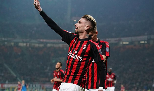 Theo Calciomercato.com, giám đốc thể thao Sevilla, Monchi là một người rất ngưỡng mộ cầu thủ Samu Castillejo và muốn đưa cầu thủ này đội bóng Tây Ban Nha.