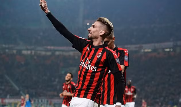 Theo Calciomercato.com, giám đốc thể thao Sevilla, Monchi là một người rất ngưỡng mộ cầu thủ Samu Castillejo và muốn đưa cầu thủ này đội bóng Tây Ban Nha.