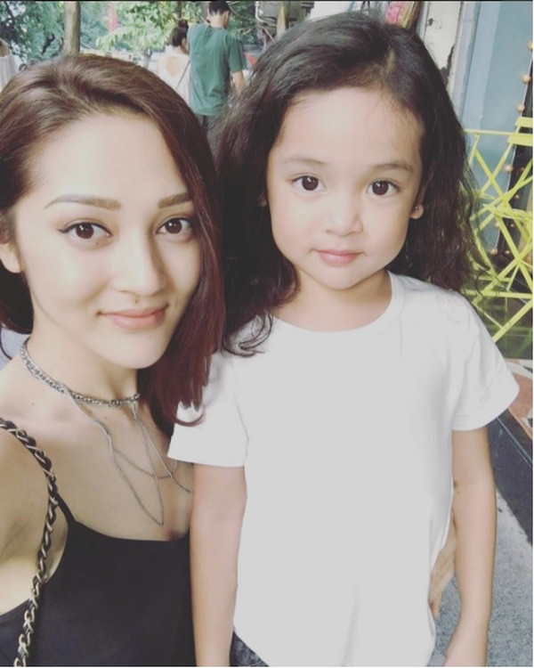 Chu Diệp Anh là bé gái có khuôn mặt cực giống với Bảo Anh. Không chỉ vậy, cô bé này còn cover khá thành công ca khúc "Trái tim em cũng biết đau" của chính cô nàng ca sĩ này.