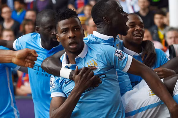 West Brom, Watford, Man City, Stoke, Sunderland là những CLB đóng góp 1 cầu thủ tự đào tạo cho Premier League.