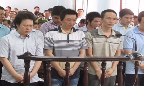 Bay thanh tra giao thong nhan hoi lo hau toa