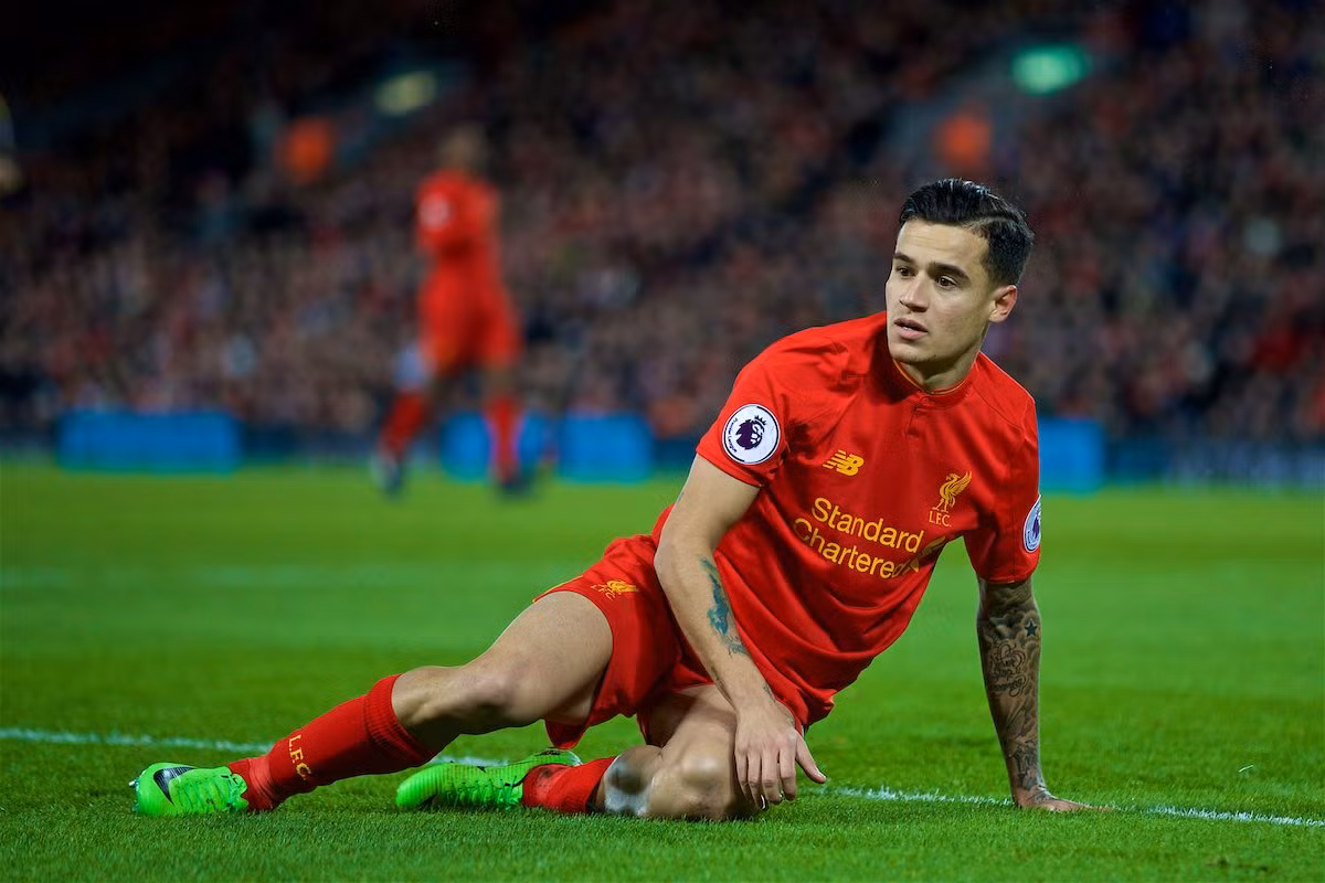 Barca từ bỏ thương vụ Coutinho: Theo thông tin c huyển nhượng bóng đá mới nhất từ tờ Sport cho biết Barca đã rút lại quyết định chiêu mộ Coutinho trước thái độ cứng rắn từ Liverpool. Nhà báo Guillem Balague cũng cho hay lời đề nghị thứ 4 đã soạn sẵn nhưng Barca đã quyết định rút lui. Ảnh: Sport