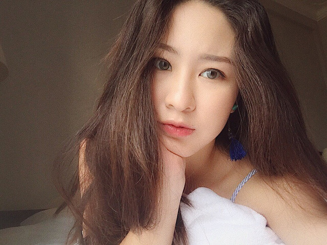 Chính bởi sự nhạy cảm trong nghệ thuật và con mắt khác lạ về góc nhìn đã giúp bài tốt nghiệp có tên Ý "điên" - tác phẩm của Đỗ Vy tốt nghiệp với tấm bằng thủ khoa.