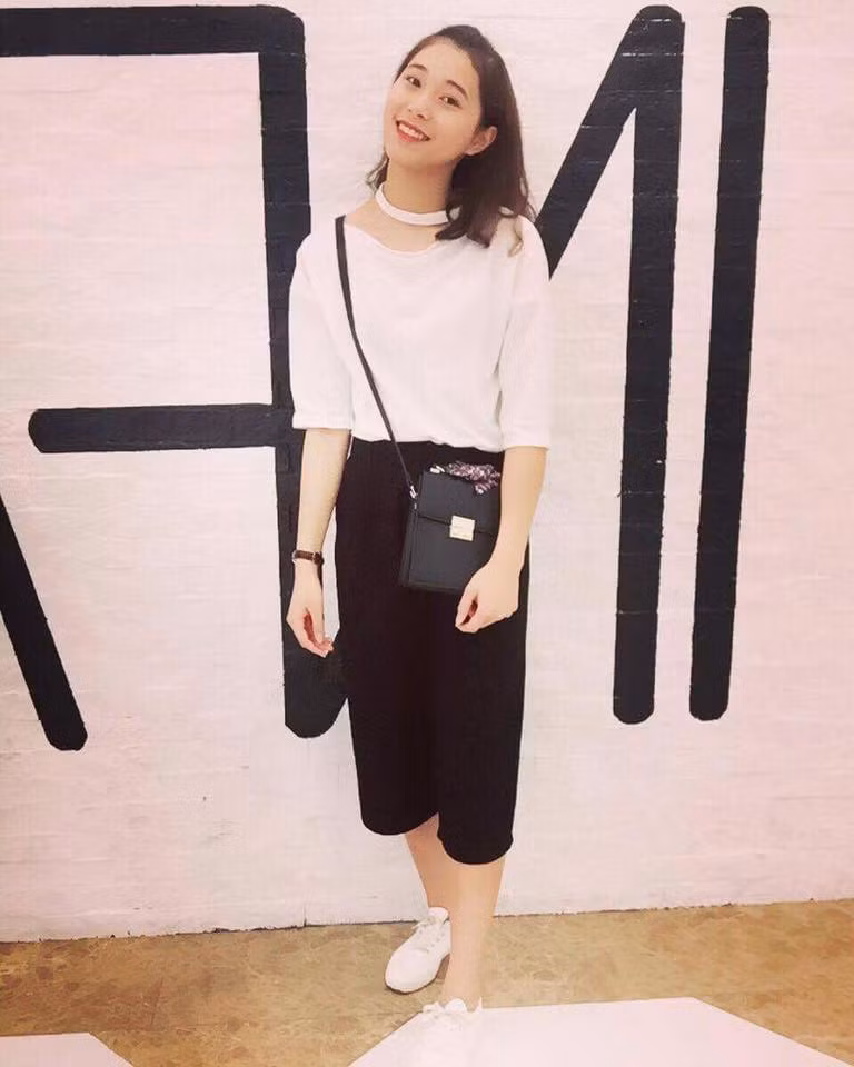 Được biết trong thời gian vừa qua, nữ chuyền hai xinh đẹp của Thông tin LienVietPostBank - Thu Huyền cũng nằm trong danh sách triệu tập đội U18 quốc gia. Ảnh sử dụng trong bài: FBNV.