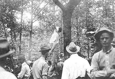 Leo Frank bị hành hình.