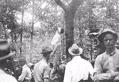 Leo Frank bị hành hình.