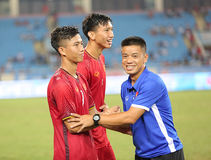 Dù chỉ là nhân vật xuất phát trên ghế dự bị nhưng Phan Văn Đức là cái tên được chú ý nhất trên sân khi tuyển thủ U23 Việt Nam là người duy nhất ghi bàn thắng cho đội nhà để có kết quả 1-1 sau 90 phút bóng lăn trước U23 Uzbekistan.