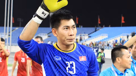 Trong trường hợp Văn Lâm không thể ra sân, HLV Park Hang Seo cũng sẽ ưu tiên để Tuấn Mạnh xuất phát trước. Tuy nhiên, thủ môn Việt kiều vẫn đang để hiện phong độ hết sức ấn tượng, vì thế cơ hội của Tiến Dũng và Tuấn Mạnh là rất thấp.