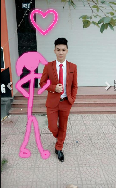 Và cuối cùng tay trong tay trong ngày cưới.