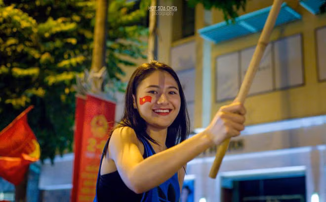 Dan hot girl “bao dem” khien noi buon thua tran Olympic Viet Nam voi phan nao