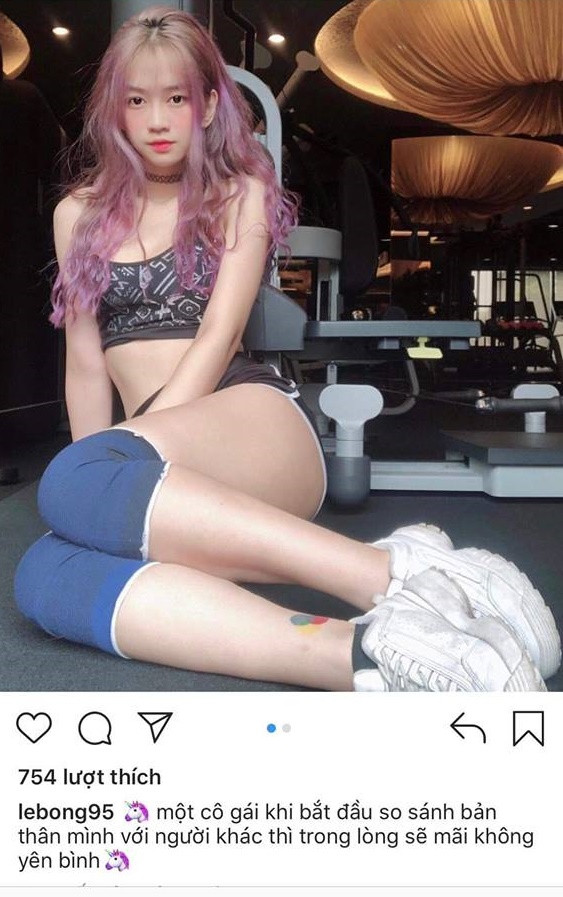 Ngay sau khi bức ảnh gây sốt của cô gái xinh đẹp xuất hiện tại thảm họa EDM hồ Tây, dân mạng đã lao vào cuộc tìm kiếm trang cá nhân và những thông tin cơ bản của nhân vật chính.