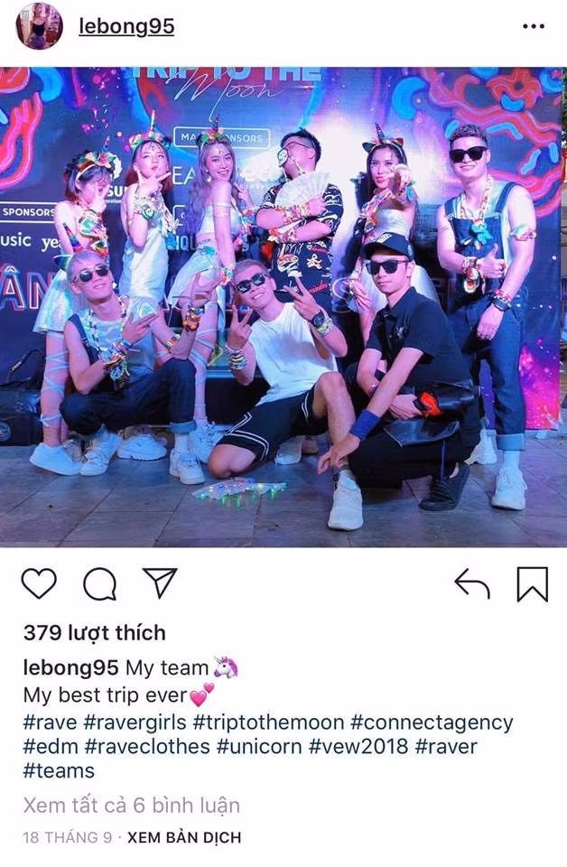 Được biết khi tham gia đại nhạc hội điện tử tại hồ Tây vừa qua, Xuân Anh đã đi cùng nhóm bạn và đều là những người đến với nhau bằng tình yêu với những âm thanh "ma quái" và vui nhộn của EDM.
