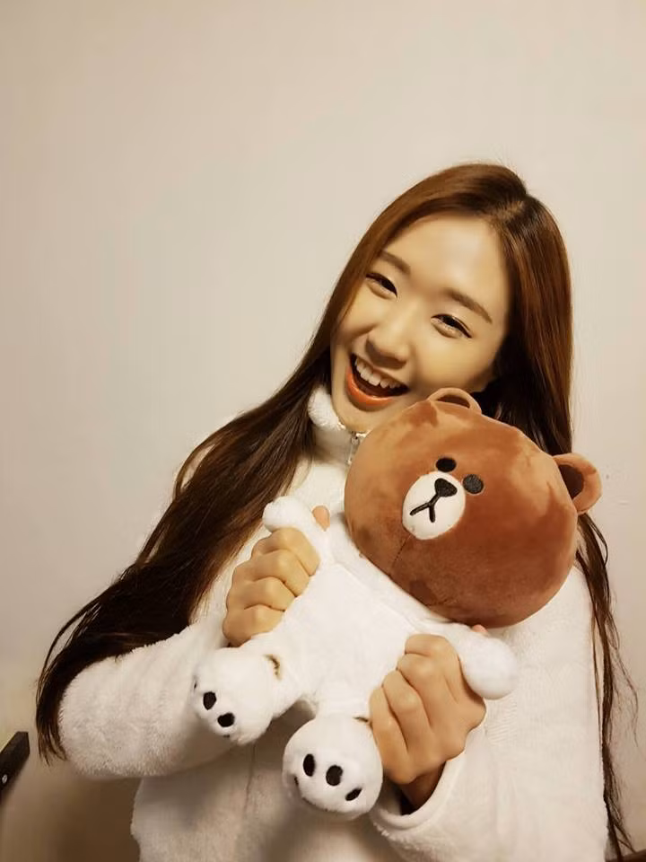 Không chỉ vậy, mới đây Jin Ju một lần nữa khiến báo giới cũng như cư dân mạng nhắc đến tên mình khi trở thành quán quân của cuộc thi hát tại Việt Nam.