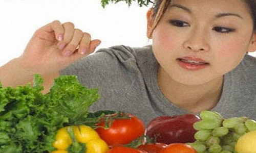 Nhung mon rau xanh cuu suc khoe ngay nang nong