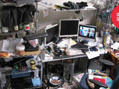 Những căn phòng ở trọ bừa bộn, rác không được vứt vào đúng nơi quy định, đồ đạc trong phòng thì không được sắp xếp ngăn nắp, khiến bất cứ ai nhìn thấy cũng choáng váng.