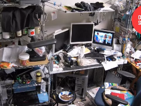 Những căn phòng ở trọ bừa bộn, rác không được vứt vào đúng nơi quy định, đồ đạc trong phòng thì không được sắp xếp ngăn nắp, khiến bất cứ ai nhìn thấy cũng choáng váng.