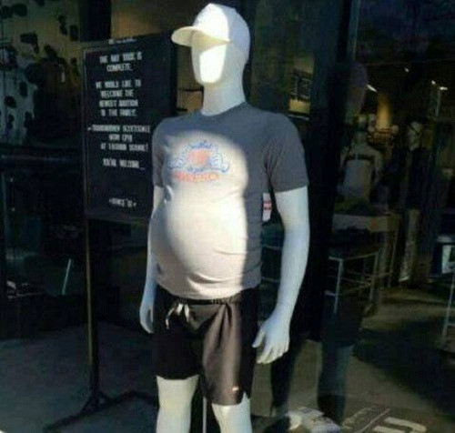 Hiện tại, những hình ảnh về những con ma-nơ-canh ngoại cỡ đang thu hút sự chú ý của rất đông cư dân mạng.