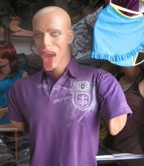 Không còn những gương mặt chuẩn thần thái mà thay vào đó những con ma-nơ-canh giờ được sáng tạo với đầy đủ hình thù sắc thái.