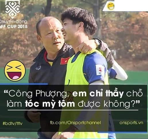 Đầu năm 2015, Công Phượng từng để kiểu đầu trọc với những đường cắt tỉa kỳ công. Mỗi lần tiền đạo đội tuyển Việt Nam có kiểu đầu mới, người hâm mộ lại được dịp chế ảnh trên MXH.