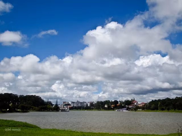 Cũng trên những page phượt này, một số bạn lại chọn Đà Lạt làm điểm đến cho mình trong đầu tháng 7. Ảnh: Bostudio.